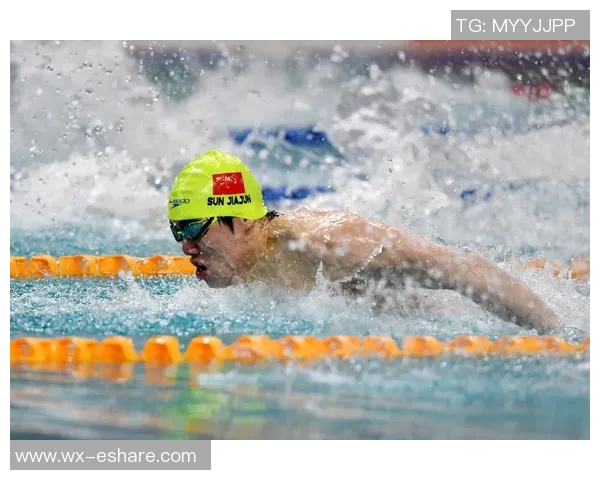 游泳青年队达标赛精彩纷呈展现年轻力量与竞技精神